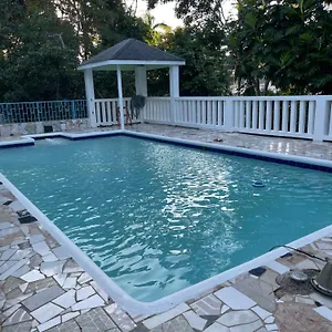 Holiday home Peaceful Private With Exclusive Swimming Pool!, Montego Bay